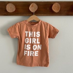 T-shirt “This Girl is on Fire” Size 3T